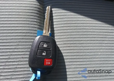 2013 Toyota Prius C Two z USA, uszkodzony, nr VIN JTDKDTB32D1536020